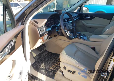 2018 Audi Q7 3.0T Premium z USA, uszkodzony, nr VIN WA1VAAF7XJD008687